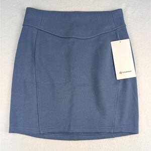 Lululemon Scuba HR Mini Skirt‎ Womens Small Blue